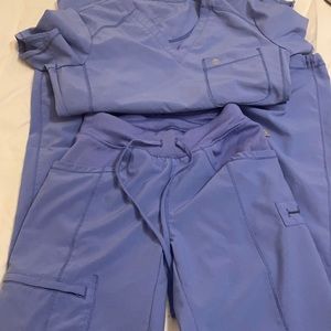 Women’s Cherokee infinity scrub set